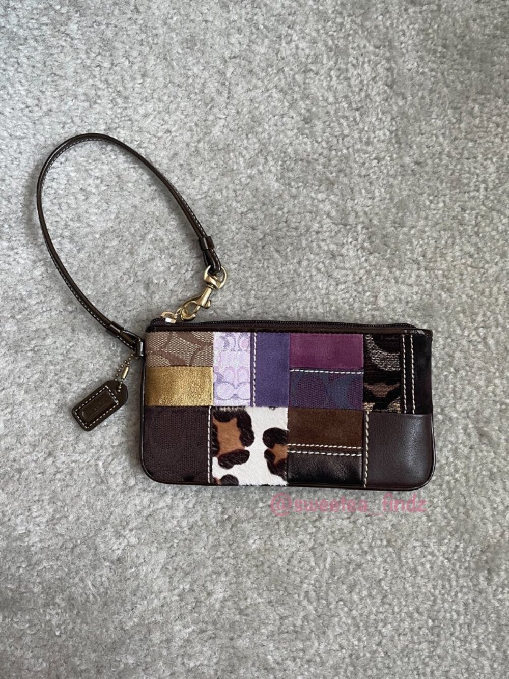 Vintage Coach Y2K Holiday Patchwork Wristlet 🎀